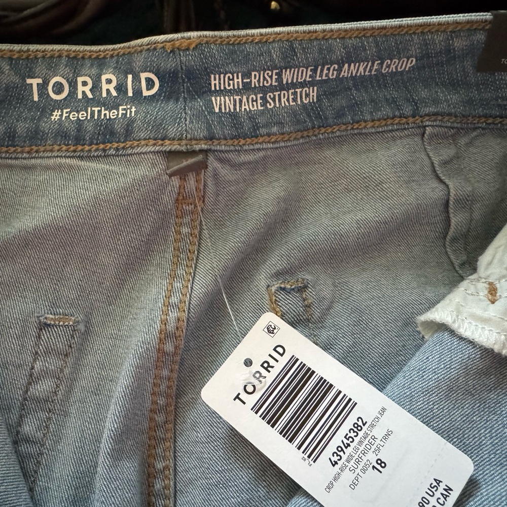 Torrid High-Rise Wide Leg Ankle Crop Jeans - Light Blue